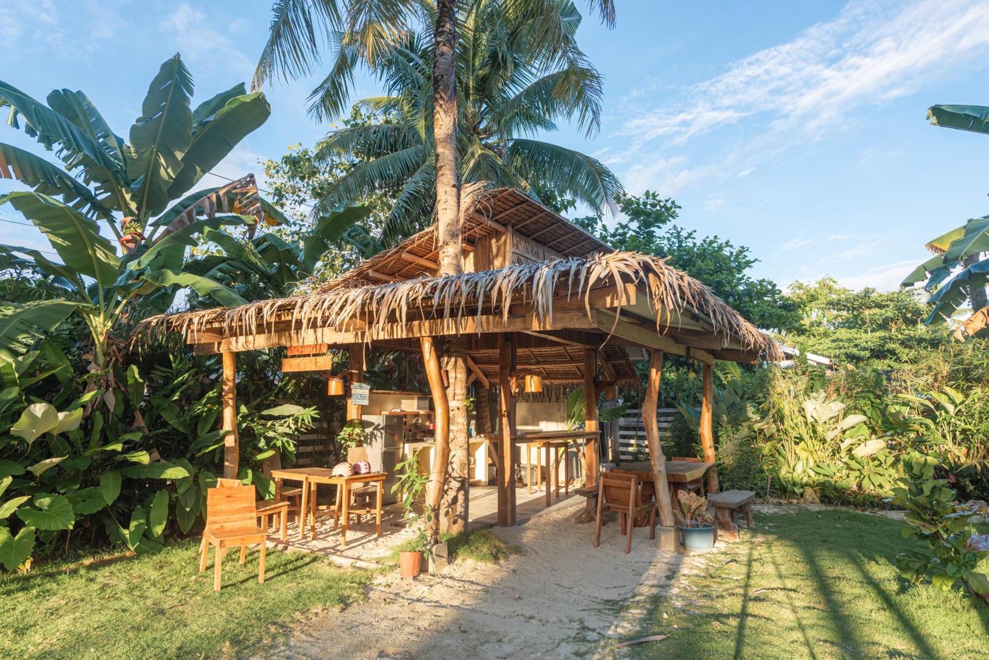 Camanolo Homestay Генерал-Луна Экстерьер фото