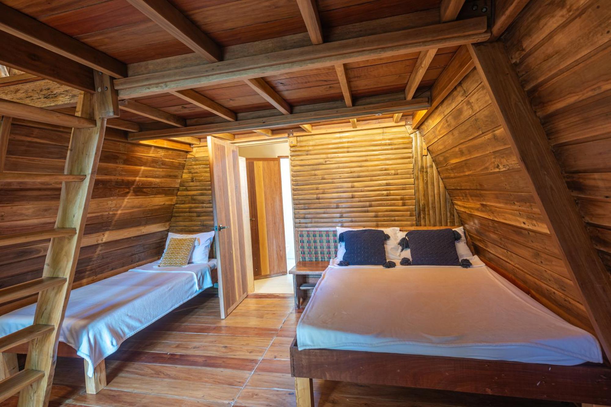 Camanolo Homestay Генерал-Луна Экстерьер фото