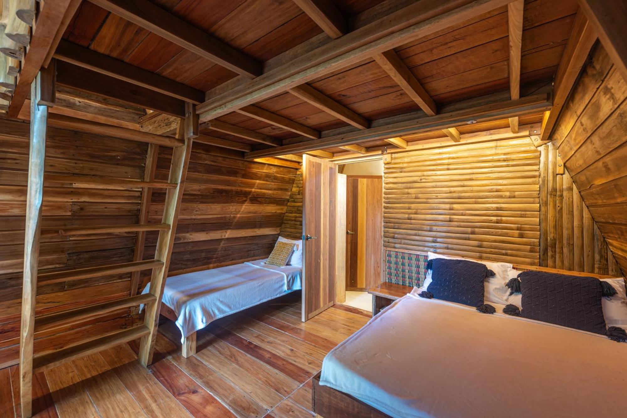 Camanolo Homestay Генерал-Луна Экстерьер фото
